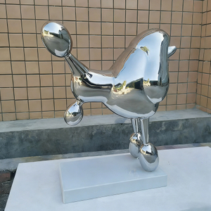 Mirror Cute Pet Avant-Garde Sculpture