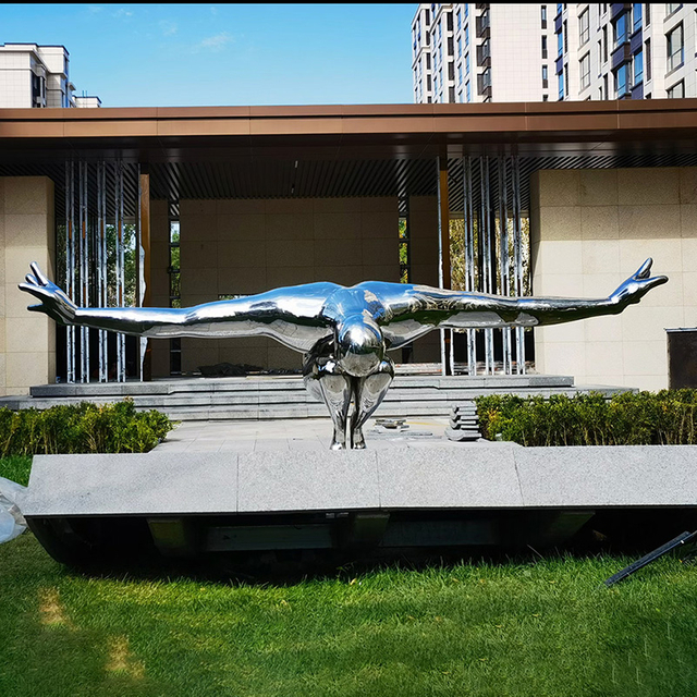 Custom Outdoor Art Figure Statue Premium Stainless Steel Sculpture