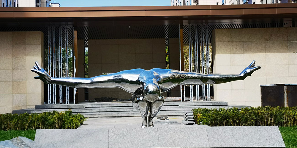 Custom Outdoor Art Figure Statue Premium Stainless Steel Sculpture