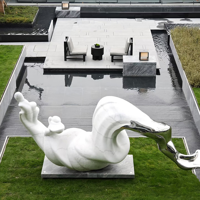 Oriental Freehand Flowing Cloud Sculpture